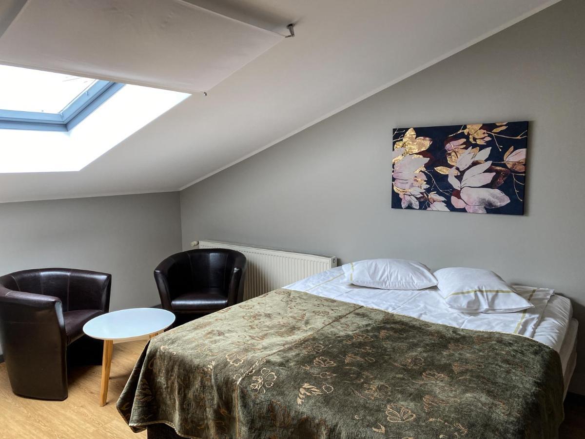 Kuressaare Tallinn Street Apartments Екстериор снимка