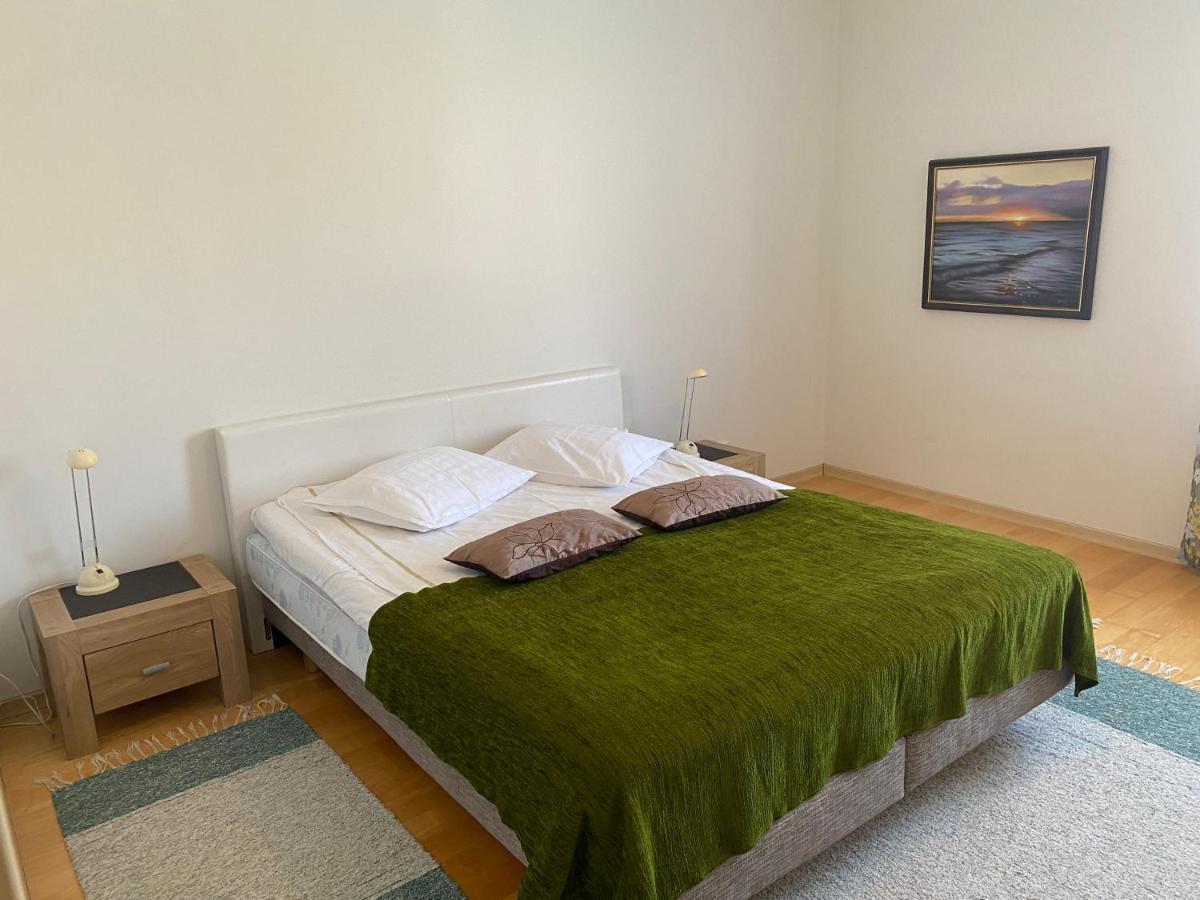 Kuressaare Tallinn Street Apartments Екстериор снимка