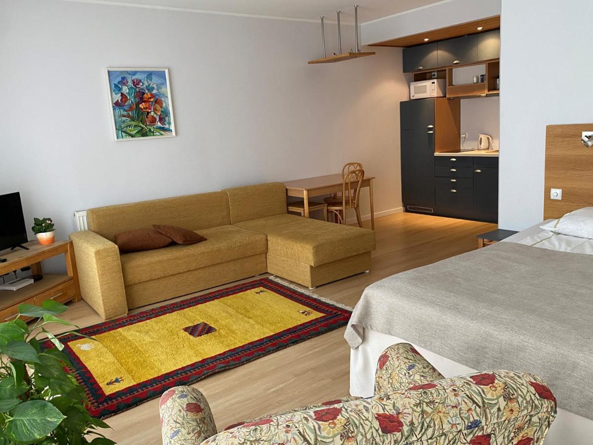 Kuressaare Tallinn Street Apartments Екстериор снимка
