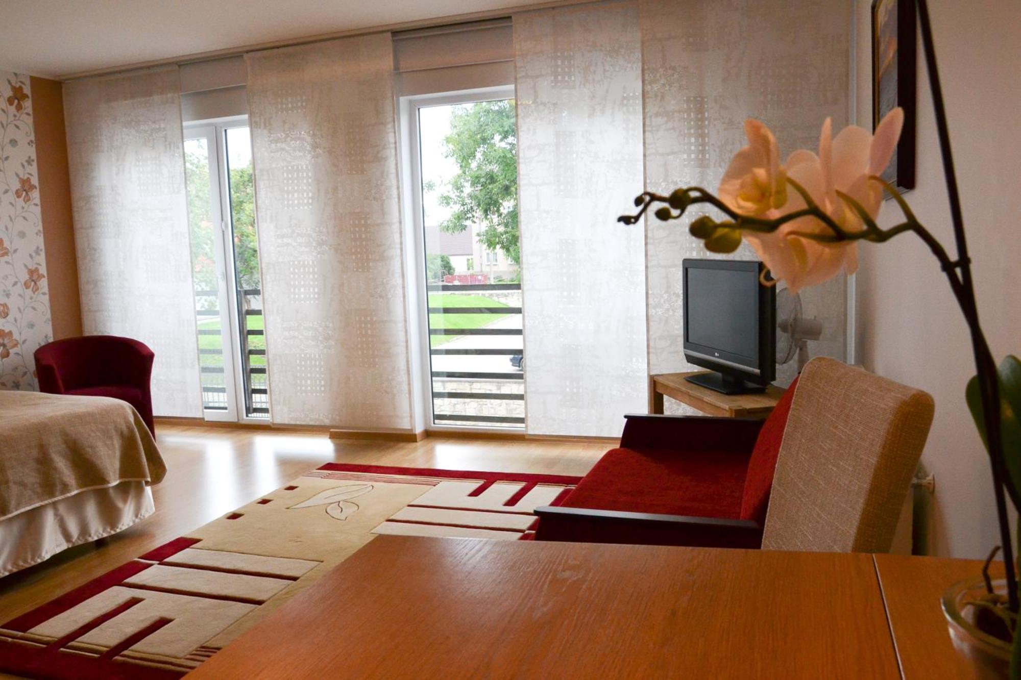Kuressaare Tallinn Street Apartments Екстериор снимка